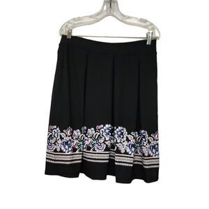 East 1946 A-line Pleated Floral Accent Skirt Size Medium